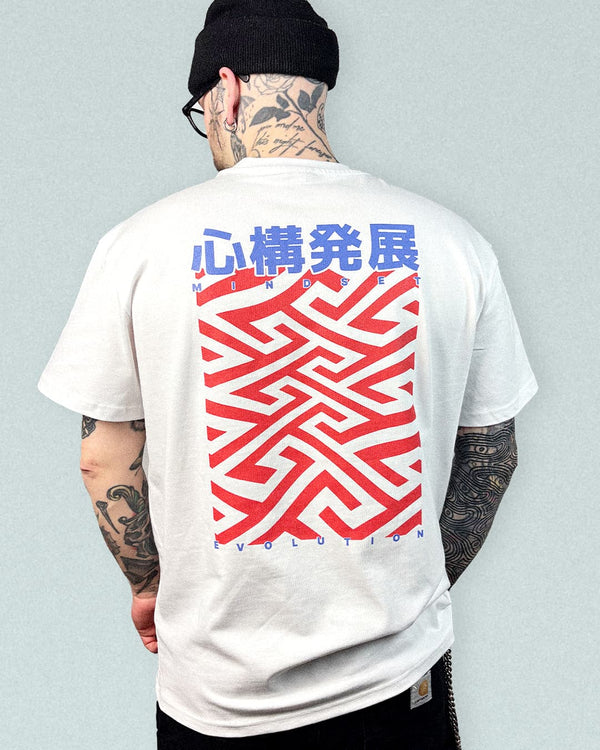 Kō oversize t-shirt white with red and blue kōji-tsunagi pattern back view
